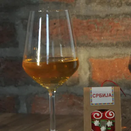 Domacinstvo Ukusno Markovic Kır Evi